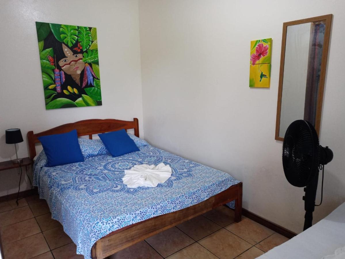 טורטוגוארו Miss Miriam. Hotel Frente Al Mar מראה חיצוני תמונה